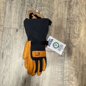 NWT fly low leather ski gloves